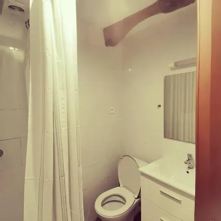 Maison Ellie, Centre Apartment